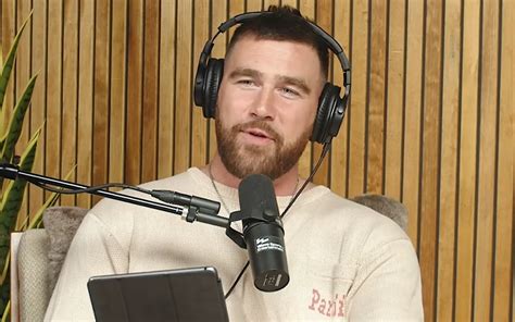 Travis Kelce Accidentally Flashed Comedian During Podcast。